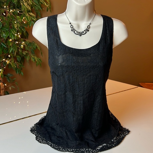 🖤BANANA REPUBLIC BLACK LACE OVER BLACK SHELL TOP SIZE SMALL🖤 - Picture 1 of 16